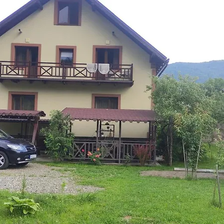 Деревянный коттедж Gorec *